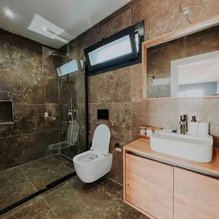 Ada Exclusive Houses 2 *